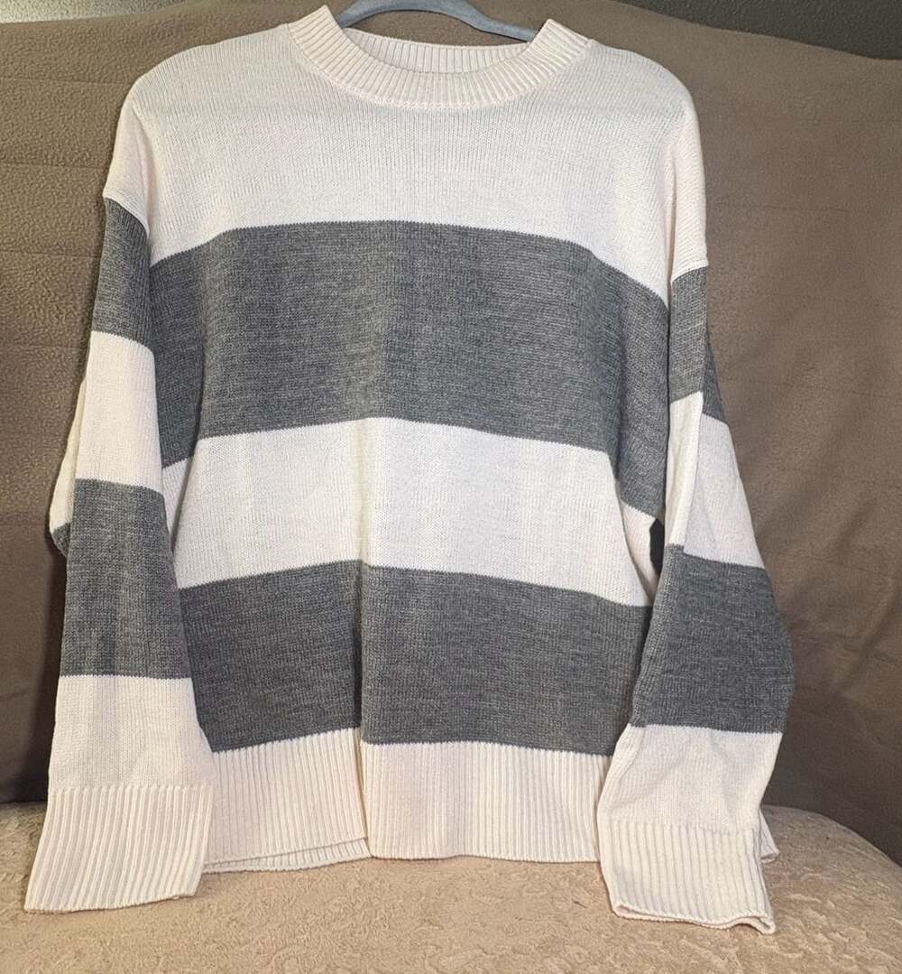 Divided H&M Striped Crewneck Sweater Size L White Gray Knit Pullover